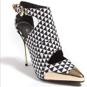 V-Luxury  1
Wild Rose Womens WILSON01